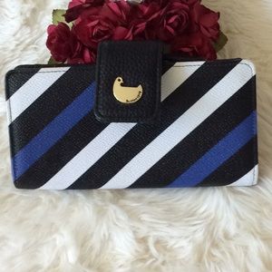 NWT.  Buxton Wallet